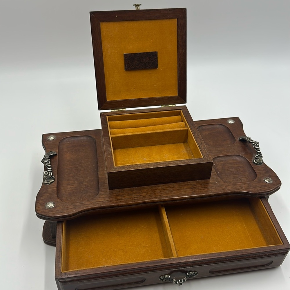 Vintage Men’s Jewelry Wooden Valet with Caning